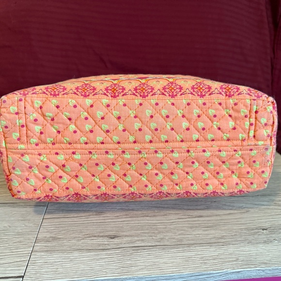 NWOT Vibrant Quilted Crossbody Bag in Orange - Picture 7 of 7